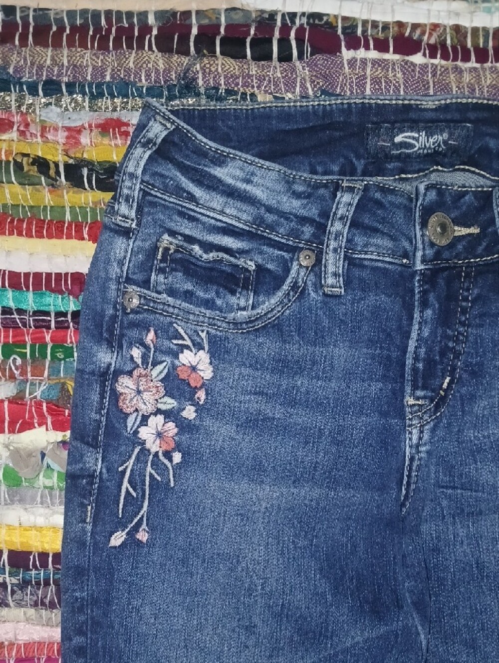 Silver Jeans Floral Embroidered Elyse Skinny Jeans W25/L29 - Picture 4 of 6